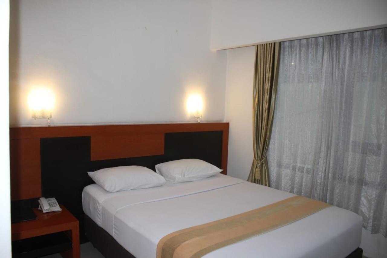 Hotel Grand Karawang Indah Eksteriør bilde
