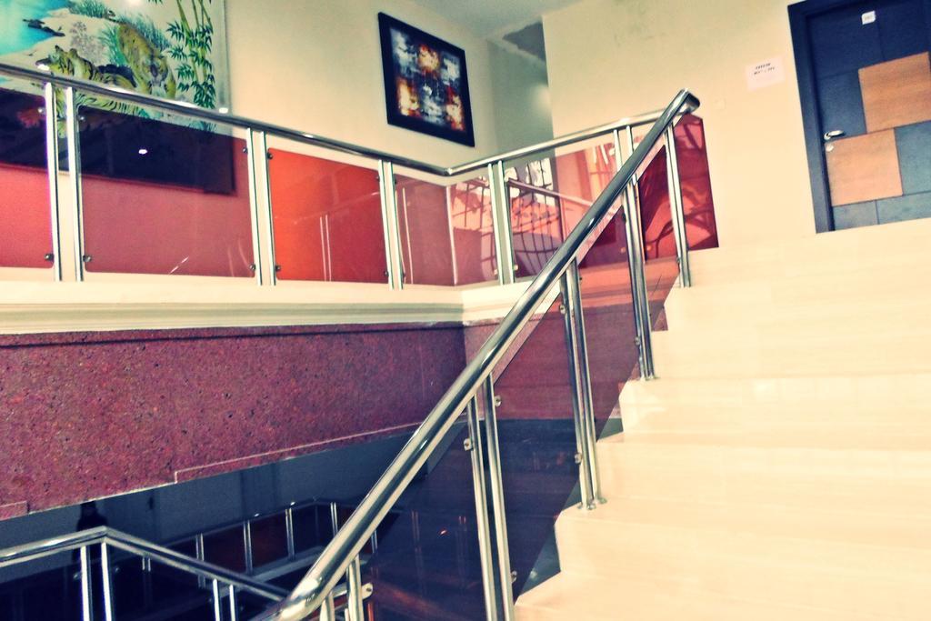 Hotel Grand Karawang Indah Eksteriør bilde