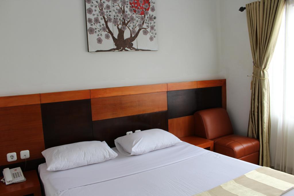 Hotel Grand Karawang Indah Eksteriør bilde