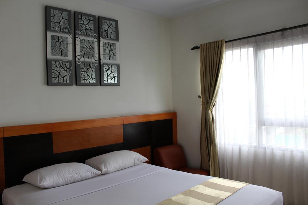 Hotel Grand Karawang Indah Eksteriør bilde
