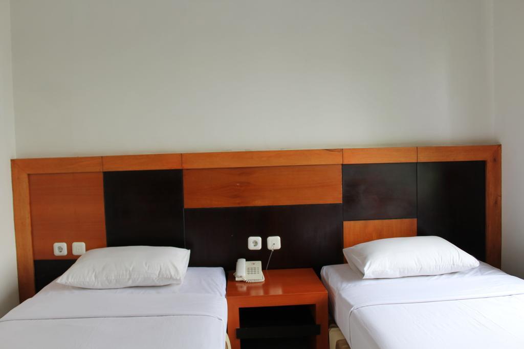 Hotel Grand Karawang Indah Eksteriør bilde