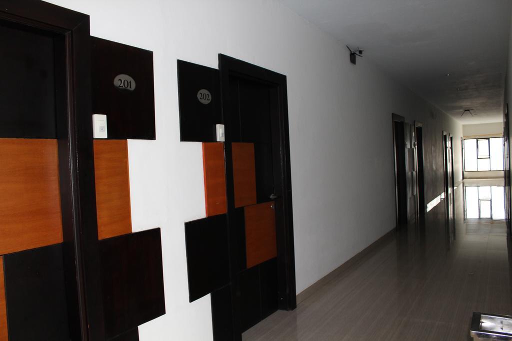 Hotel Grand Karawang Indah Eksteriør bilde