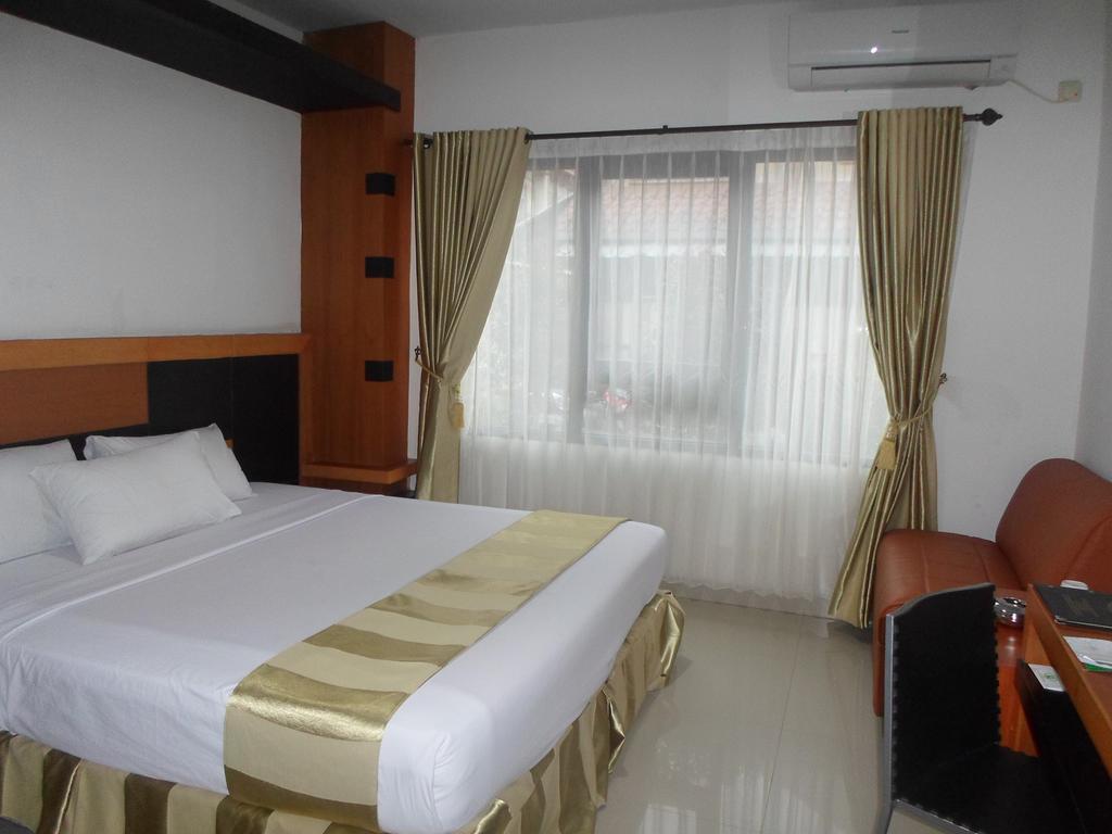 Hotel Grand Karawang Indah Rom bilde