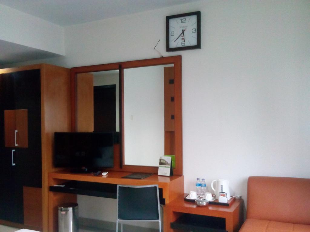 Hotel Grand Karawang Indah Rom bilde